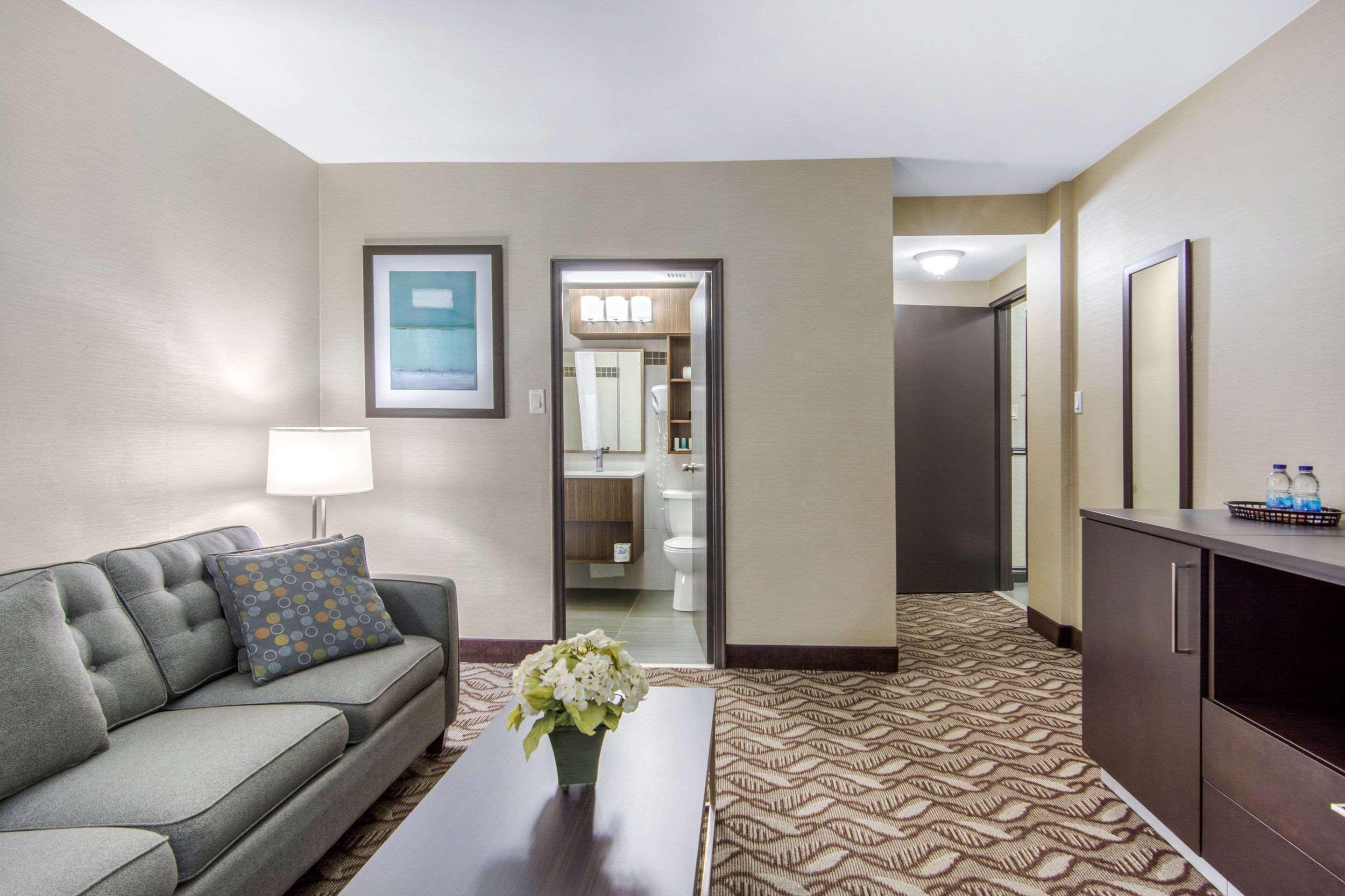 Clarion Hotel Sudbury Bagian luar foto