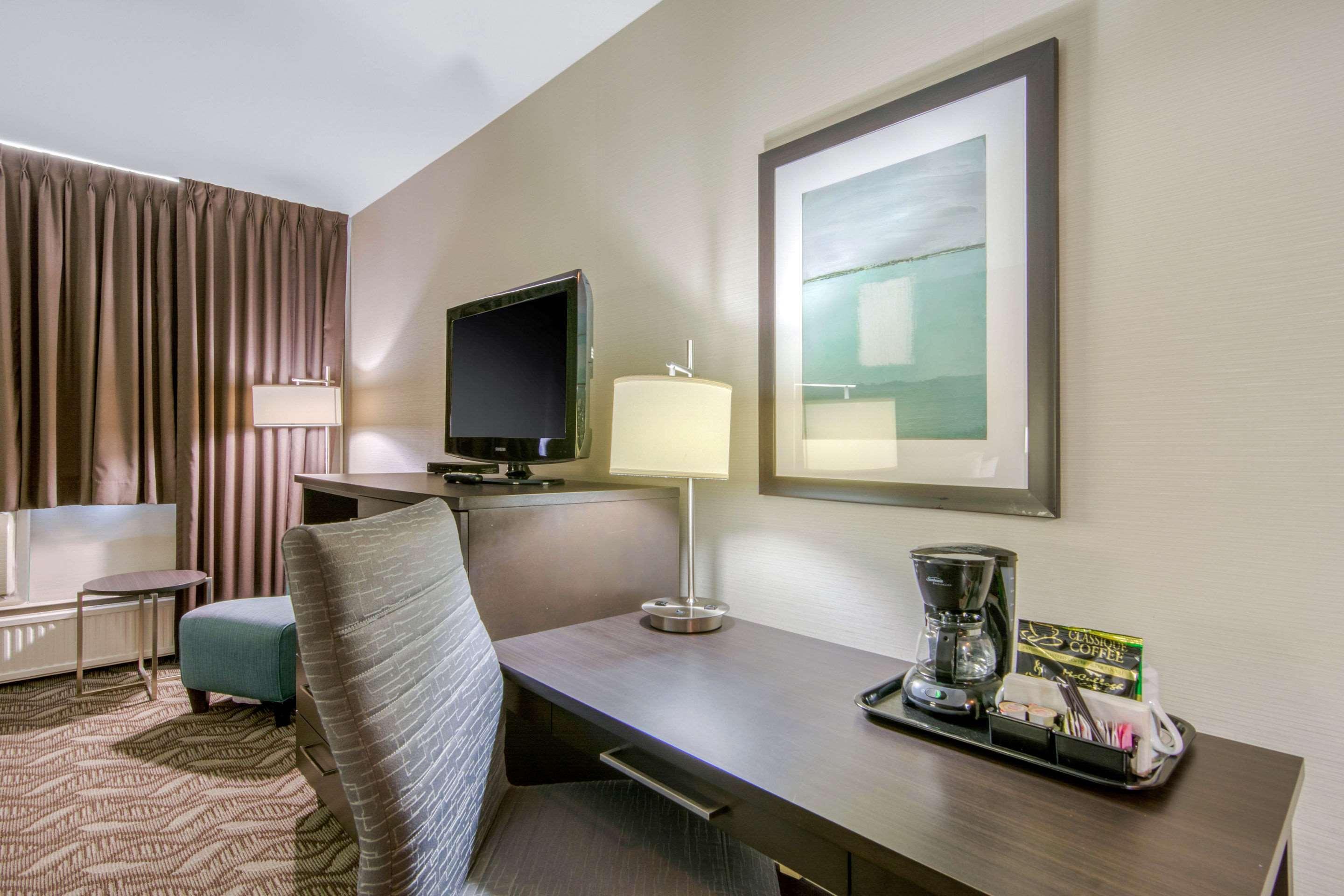 Clarion Hotel Sudbury Bagian luar foto