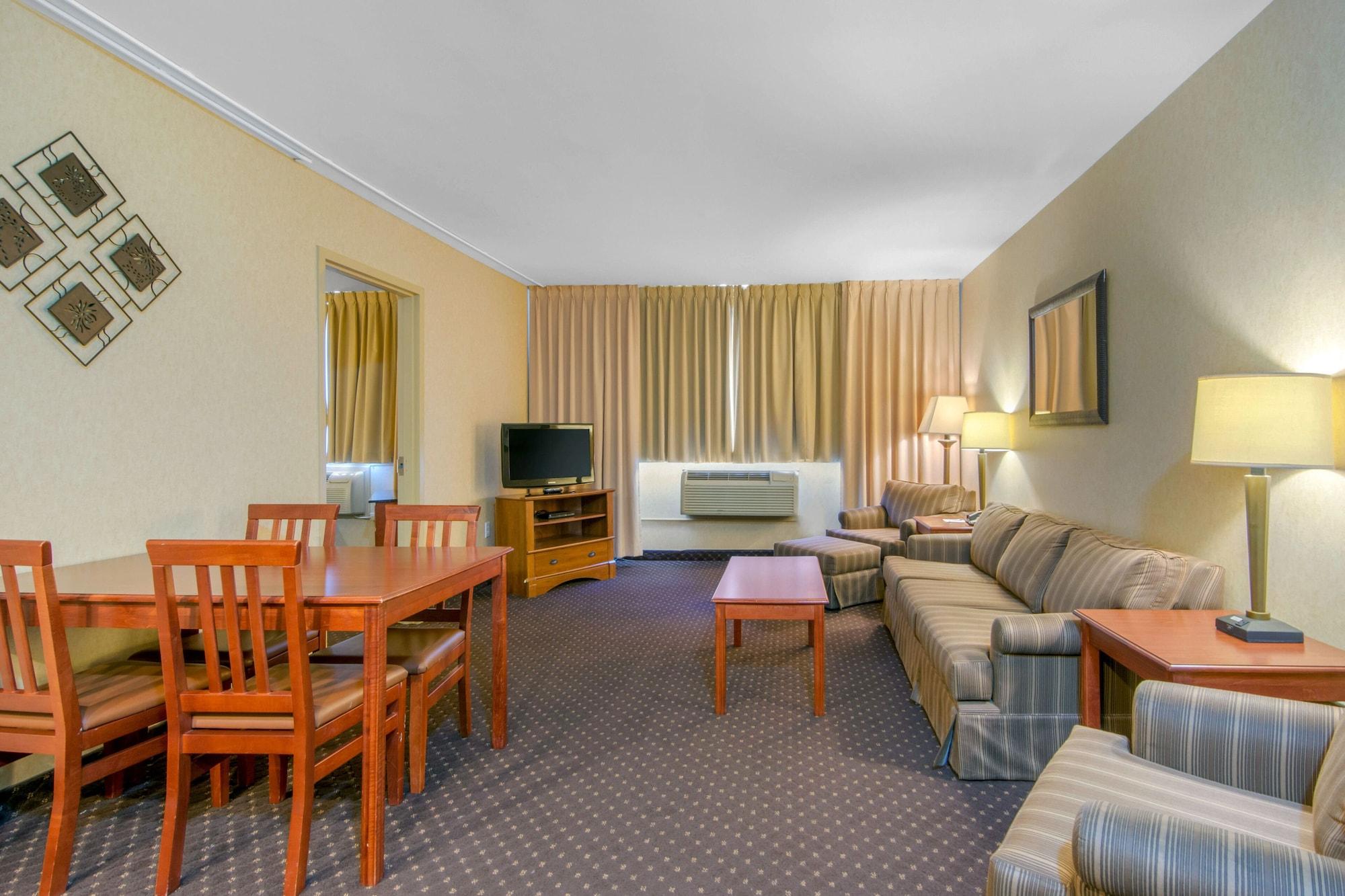 Clarion Hotel Sudbury Bagian luar foto